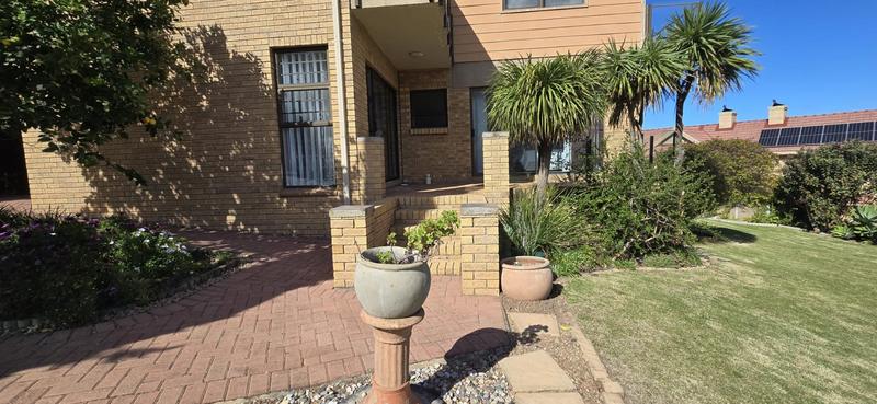 4 Bedroom Property for Sale in Glentana Western Cape